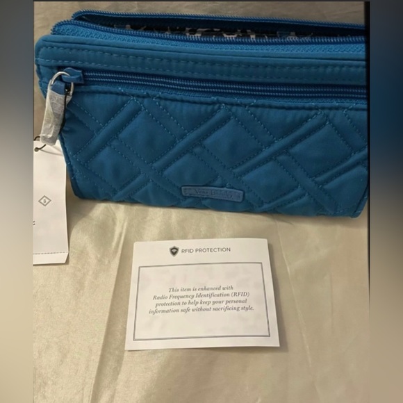 🎉HP🎉New! Vera Bradley Bahama Bay RFID Front Dual Zip Wristlet Wallet💙🌊🦋 - Picture 8 of 13